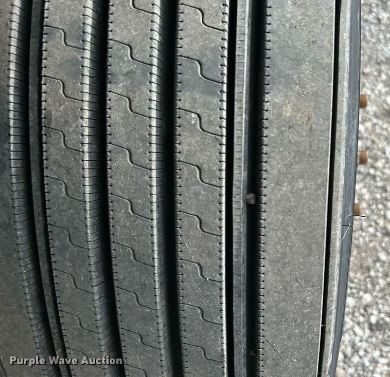 image for item KH9634 2007 Elgin Whirlwind  street sweeper truck