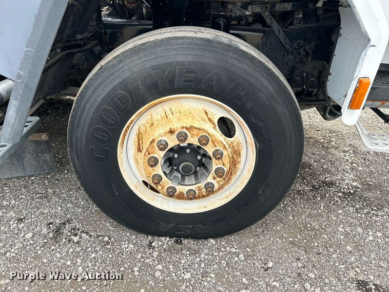 image for item KH9634 2007 Elgin Whirlwind  street sweeper truck