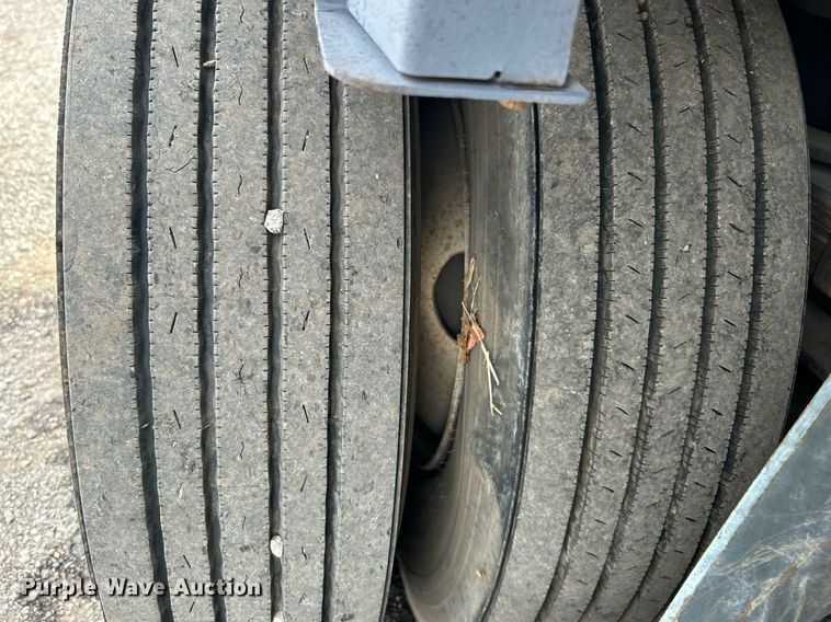 image for item KH9634 2007 Elgin Whirlwind  street sweeper truck