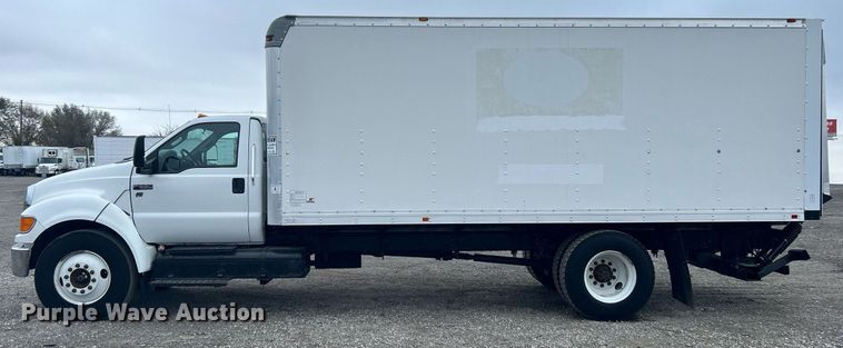 image for item KH9649 2015 Ford F650 Super Duty XLT  box truck