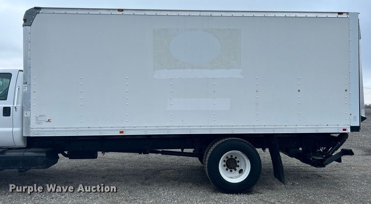image for item KH9649 2015 Ford F650 Super Duty XLT  box truck