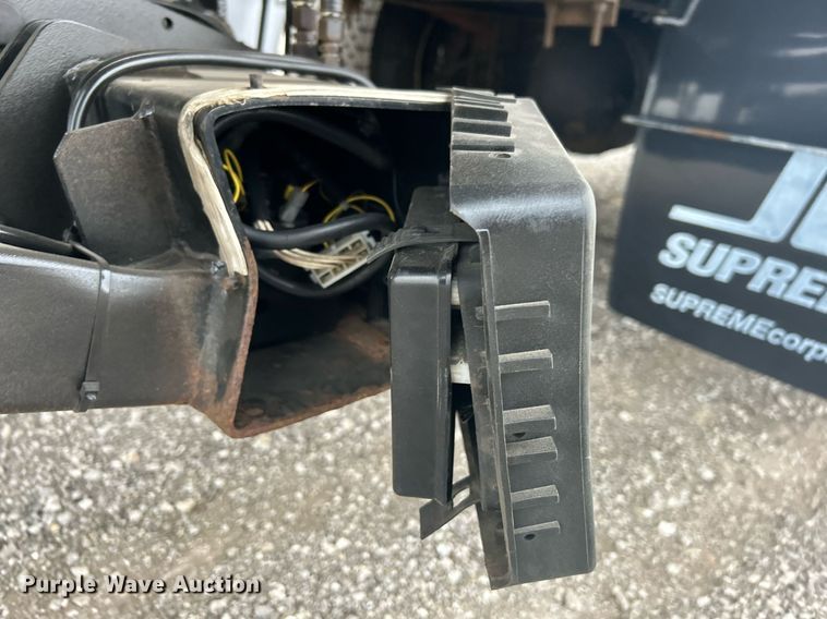 image for item KH9649 2015 Ford F650 Super Duty XLT  box truck