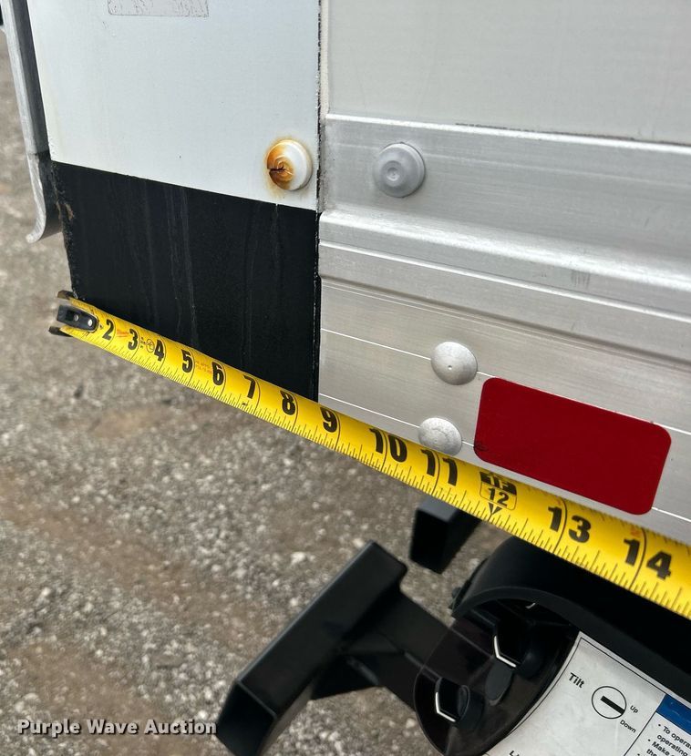 image for item KH9649 2015 Ford F650 Super Duty XLT  box truck