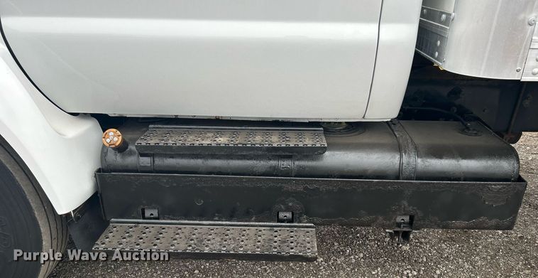 image for item KH9649 2015 Ford F650 Super Duty XLT  box truck