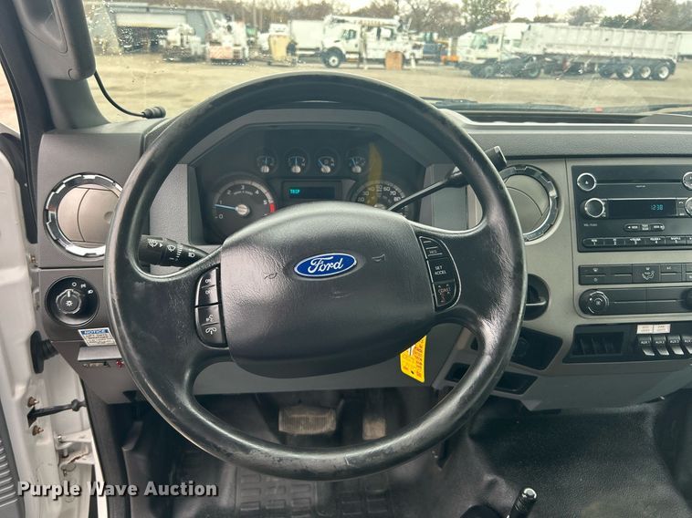 image for item KH9649 2015 Ford F650 Super Duty XLT  box truck