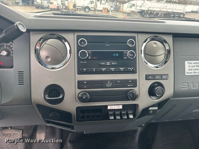 image for item KH9649 2015 Ford F650 Super Duty XLT  box truck