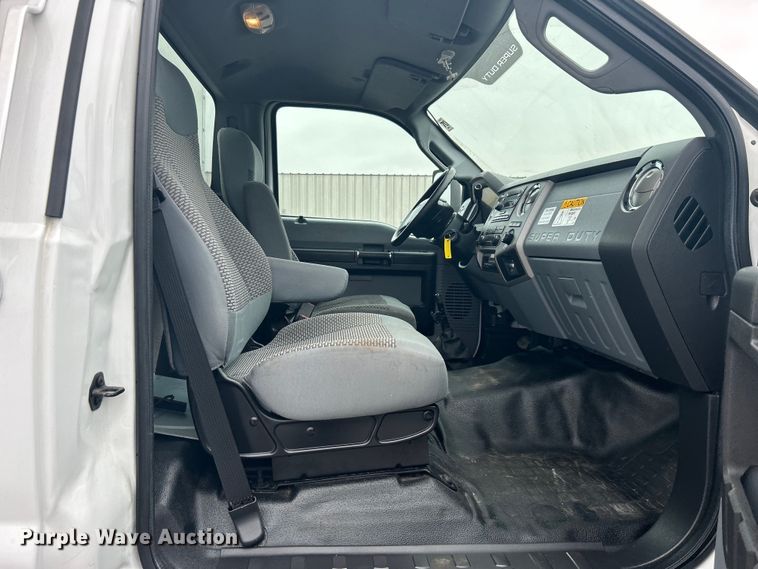 image for item KH9649 2015 Ford F650 Super Duty XLT  box truck