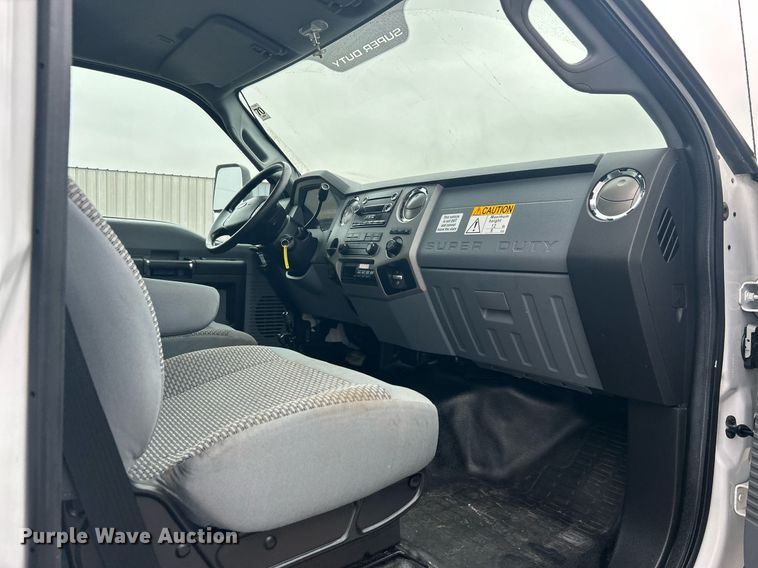 image for item KH9649 2015 Ford F650 Super Duty XLT  box truck