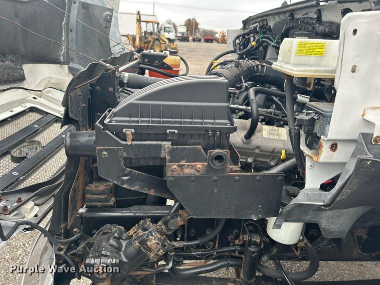 image for item KH9649 2015 Ford F650 Super Duty XLT  box truck