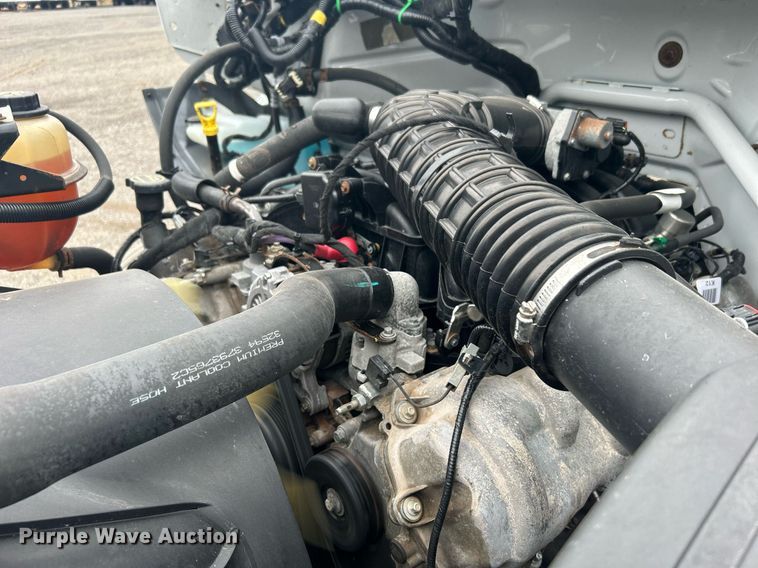 image for item KH9649 2015 Ford F650 Super Duty XLT  box truck