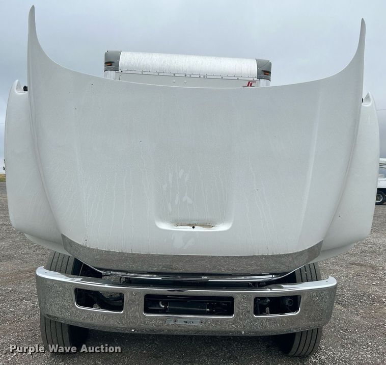 image for item KH9649 2015 Ford F650 Super Duty XLT  box truck