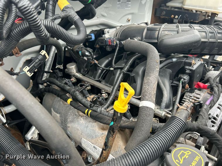 image for item KH9649 2015 Ford F650 Super Duty XLT  box truck