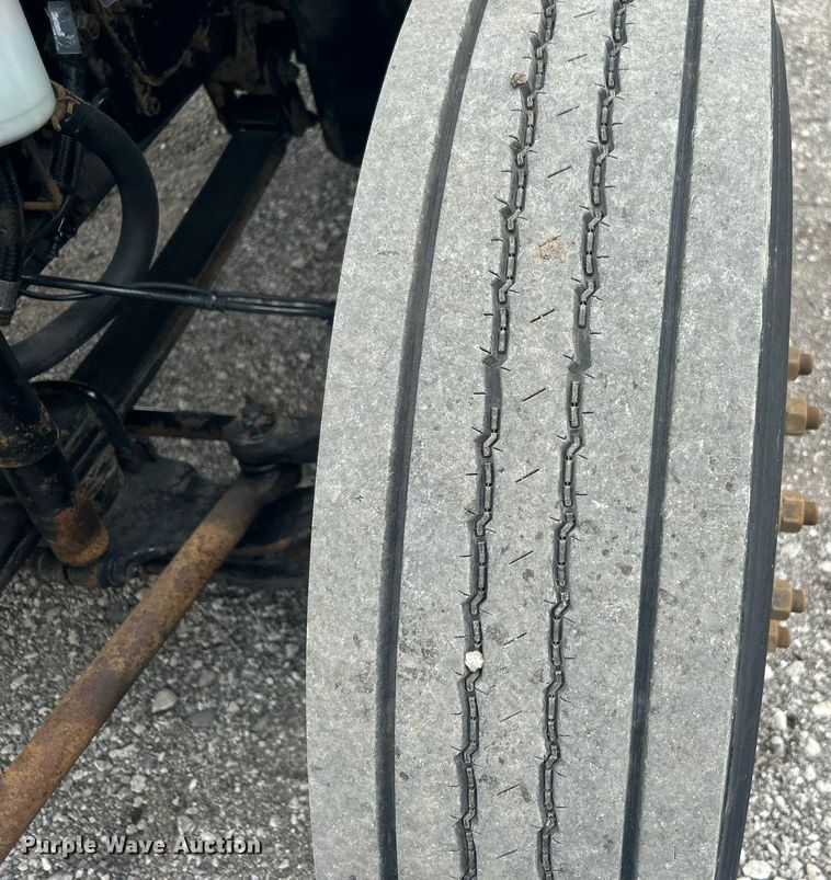 image for item KH9649 2015 Ford F650 Super Duty XLT  box truck