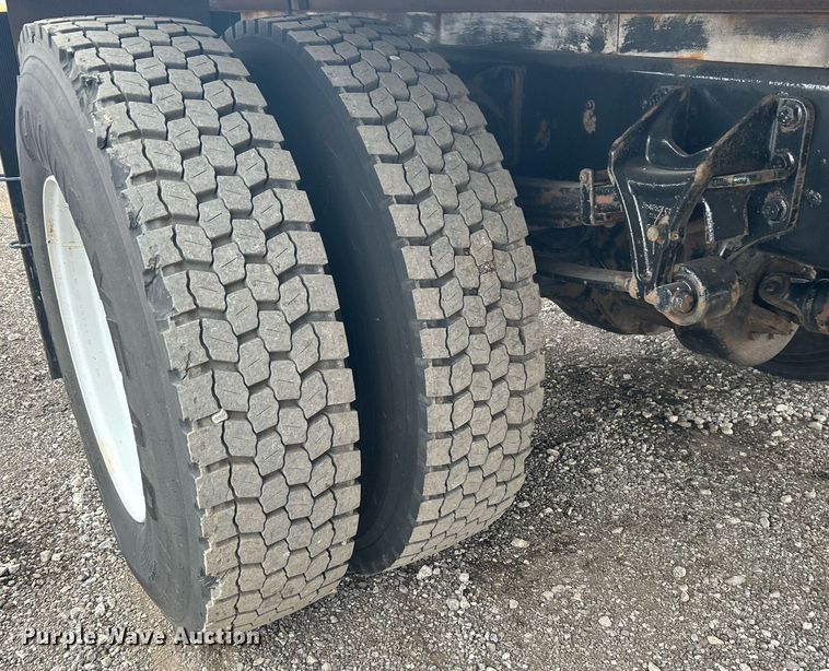 image for item KH9649 2015 Ford F650 Super Duty XLT  box truck