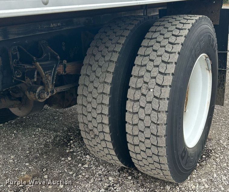 image for item KH9649 2015 Ford F650 Super Duty XLT  box truck