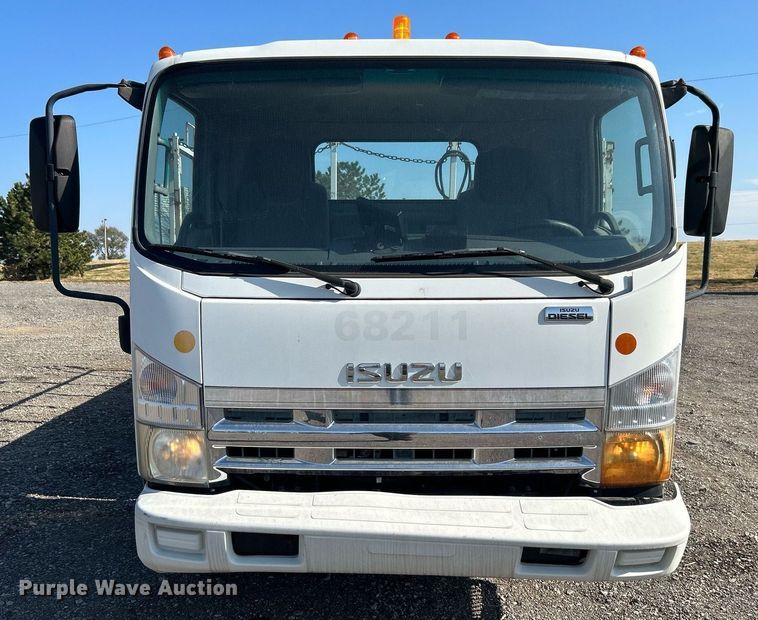 image for item KH9655 2007 Isuzu NPR HD  scissor lift truck