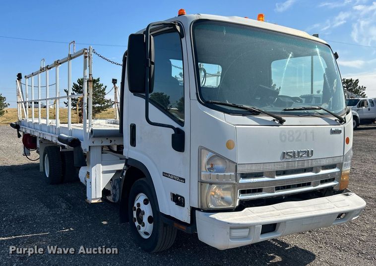 image for item KH9655 2007 Isuzu NPR HD  scissor lift truck