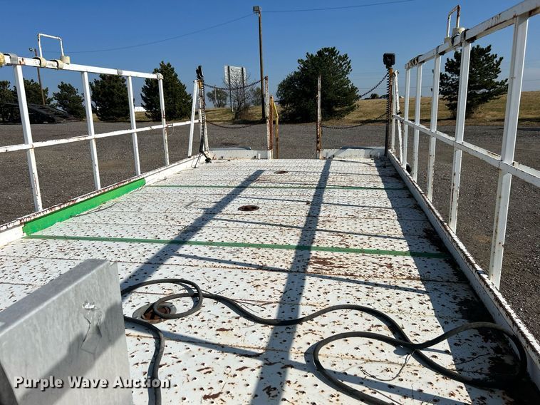 image for item KH9655 2007 Isuzu NPR HD  scissor lift truck