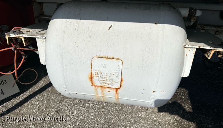 image for item KH9655 2007 Isuzu NPR HD  scissor lift truck