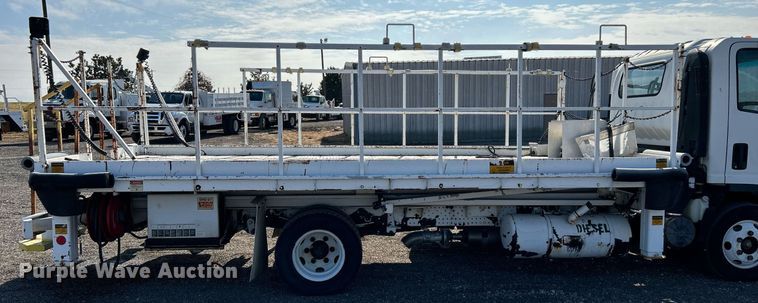 image for item KH9655 2007 Isuzu NPR HD  scissor lift truck