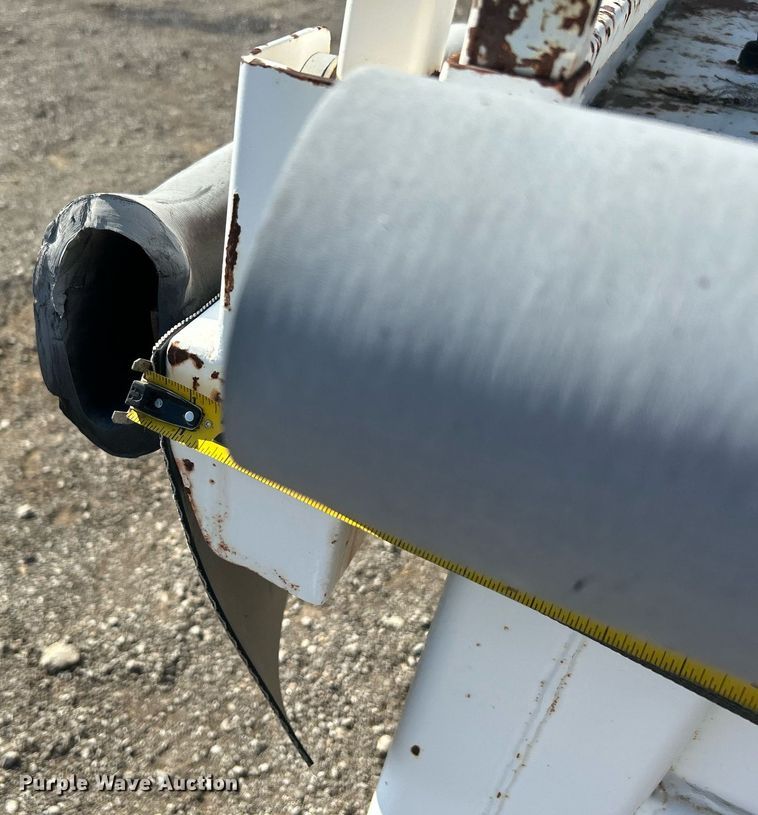 image for item KH9655 2007 Isuzu NPR HD  scissor lift truck