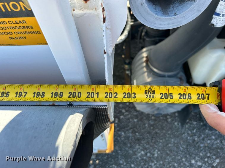 image for item KH9655 2007 Isuzu NPR HD  scissor lift truck