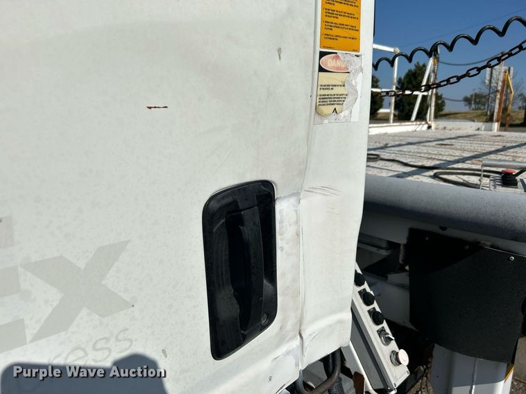 image for item KH9655 2007 Isuzu NPR HD  scissor lift truck