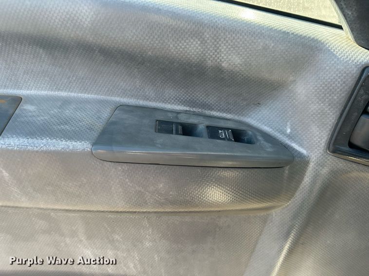 image for item KH9655 2007 Isuzu NPR HD  scissor lift truck