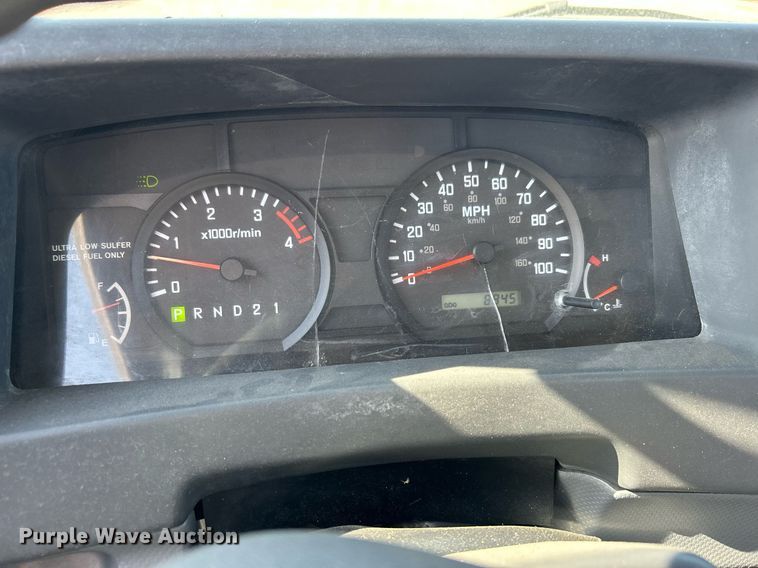 image for item KH9655 2007 Isuzu NPR HD  scissor lift truck