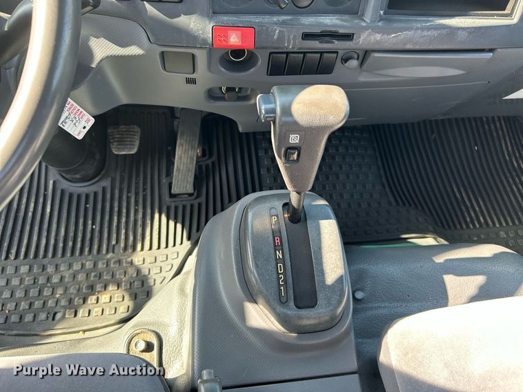 image for item KH9655 2007 Isuzu NPR HD  scissor lift truck