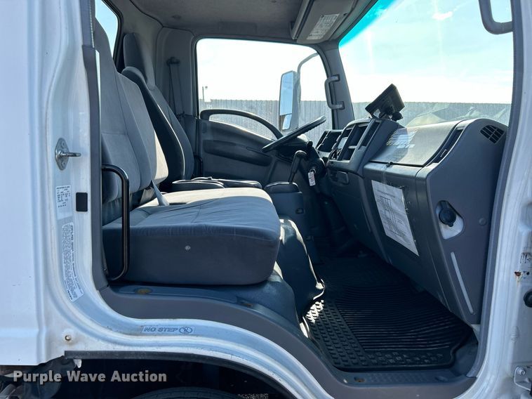 image for item KH9655 2007 Isuzu NPR HD  scissor lift truck