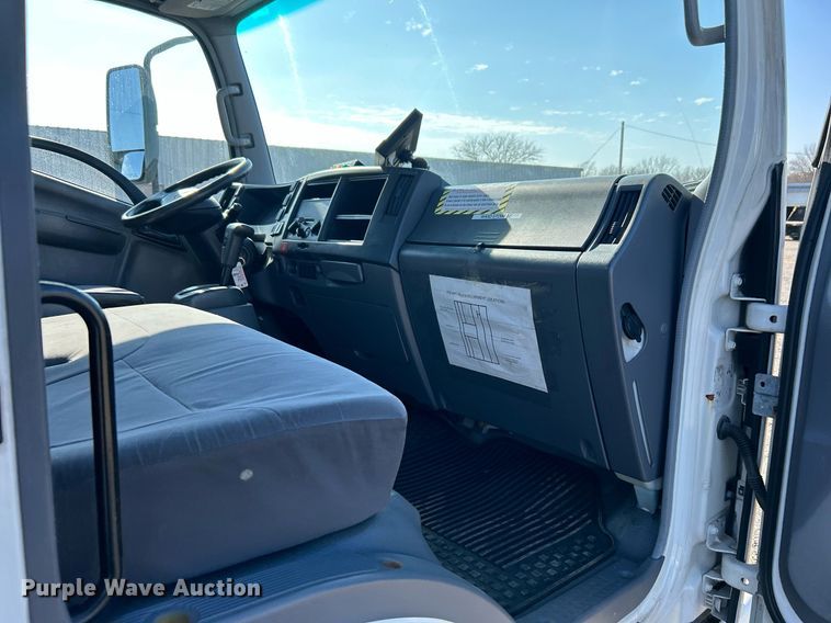 image for item KH9655 2007 Isuzu NPR HD  scissor lift truck