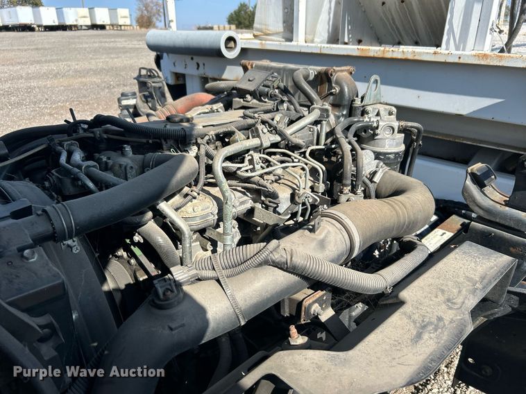 image for item KH9655 2007 Isuzu NPR HD  scissor lift truck