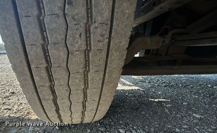 image for item KH9655 2007 Isuzu NPR HD  scissor lift truck