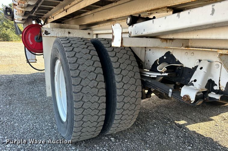 image for item KH9655 2007 Isuzu NPR HD  scissor lift truck