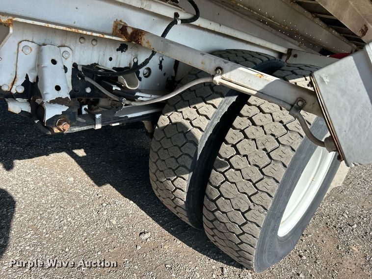 image for item KH9655 2007 Isuzu NPR HD  scissor lift truck