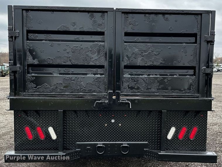 image for item KH9663 2017 Ford F450 XL  SuperCab flatbed truck