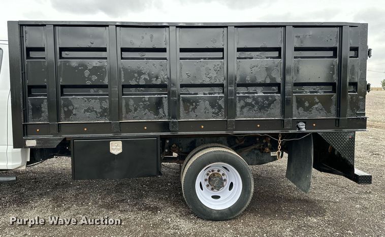 image for item KH9663 2017 Ford F450 XL  SuperCab flatbed truck