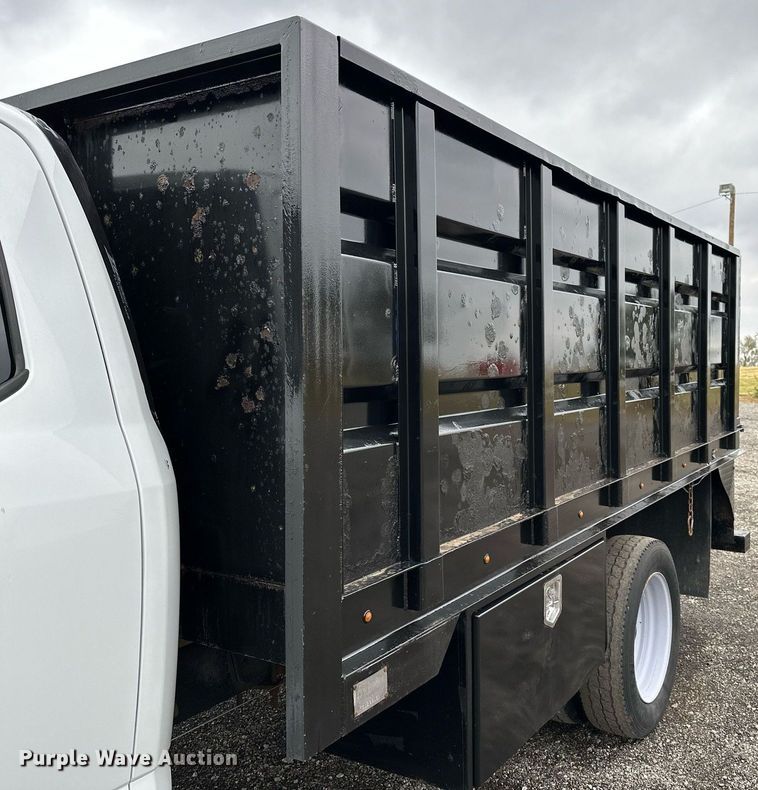 image for item KH9663 2017 Ford F450 XL  SuperCab flatbed truck