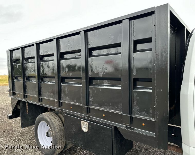 image for item KH9663 2017 Ford F450 XL  SuperCab flatbed truck