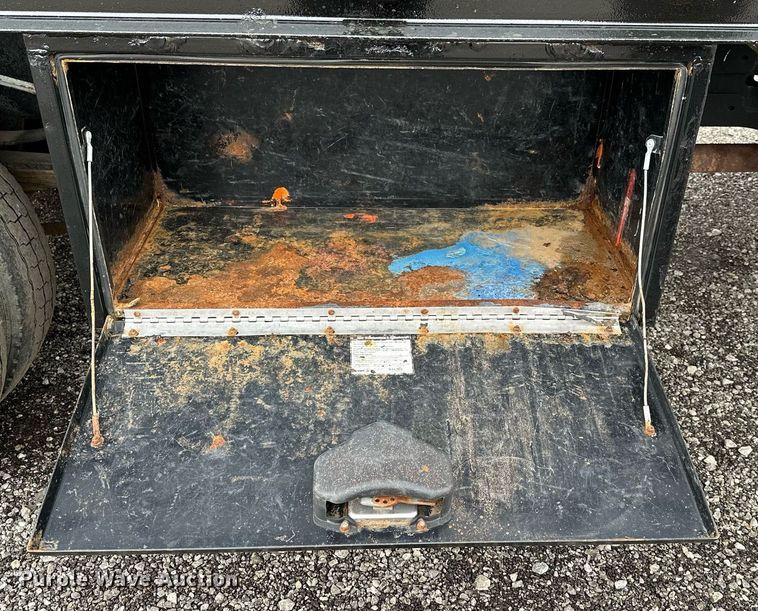 image for item KH9663 2017 Ford F450 XL  SuperCab flatbed truck