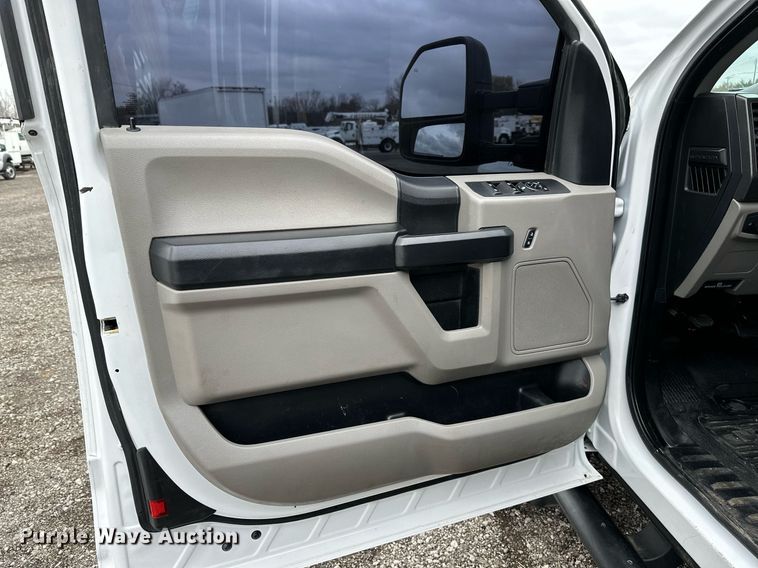 image for item KH9663 2017 Ford F450 XL  SuperCab flatbed truck