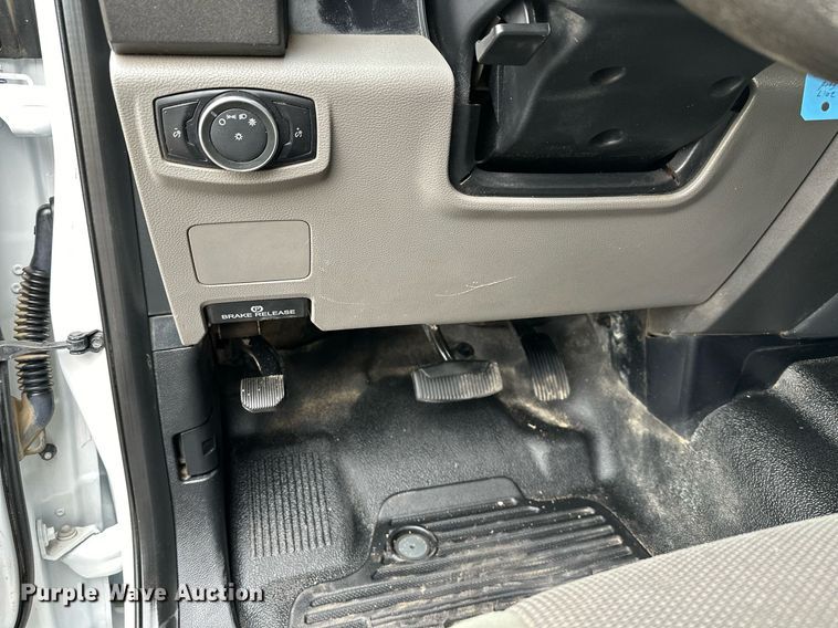 image for item KH9663 2017 Ford F450 XL  SuperCab flatbed truck