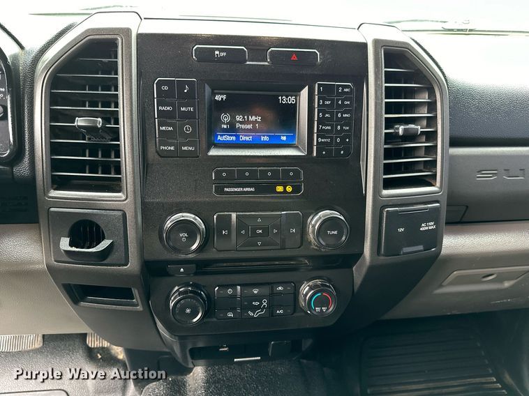 image for item KH9663 2017 Ford F450 XL  SuperCab flatbed truck