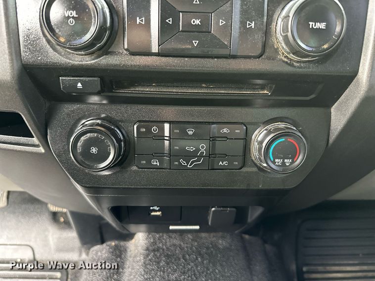 image for item KH9663 2017 Ford F450 XL  SuperCab flatbed truck