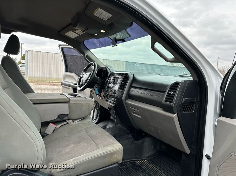 image for item KH9663 2017 Ford F450 XL  SuperCab flatbed truck