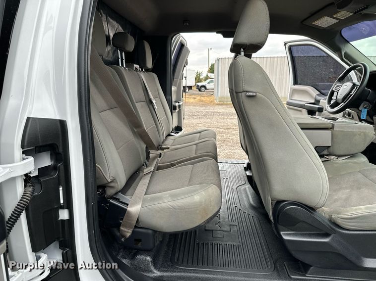 image for item KH9663 2017 Ford F450 XL  SuperCab flatbed truck