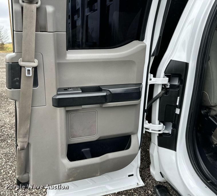 image for item KH9663 2017 Ford F450 XL  SuperCab flatbed truck