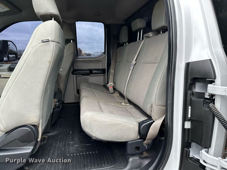 image for item KH9663 2017 Ford F450 XL  SuperCab flatbed truck