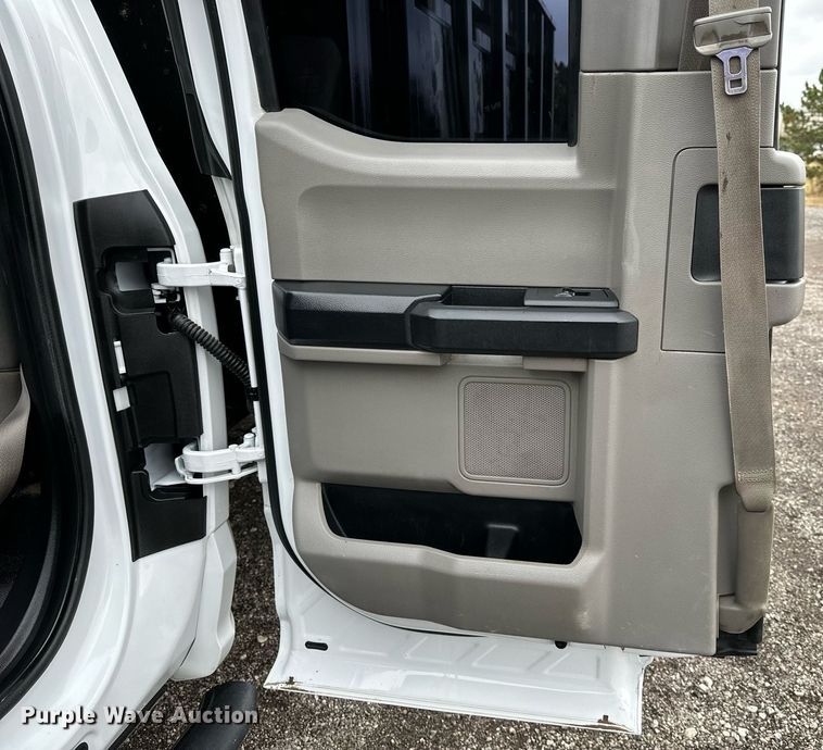 image for item KH9663 2017 Ford F450 XL  SuperCab flatbed truck